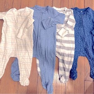 Baby Gap lot of 4 dual zip footie pajamas. Size 0-3 months